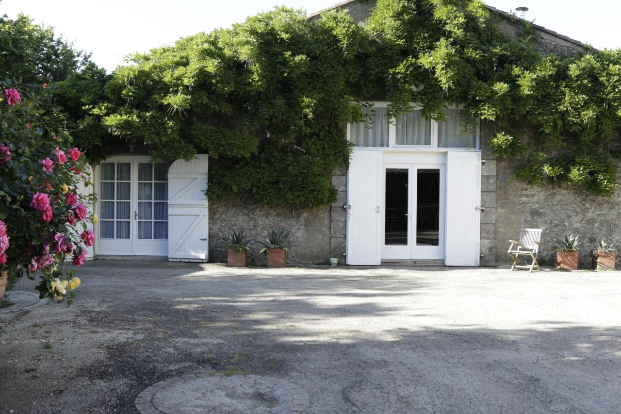 Relais De Chasse La Chaignaie Saint-Hilaire-de-Loulay Exterior foto