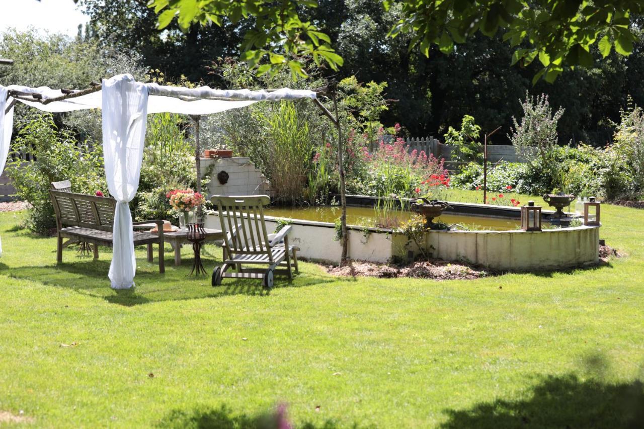Relais De Chasse La Chaignaie Saint-Hilaire-de-Loulay Exterior foto